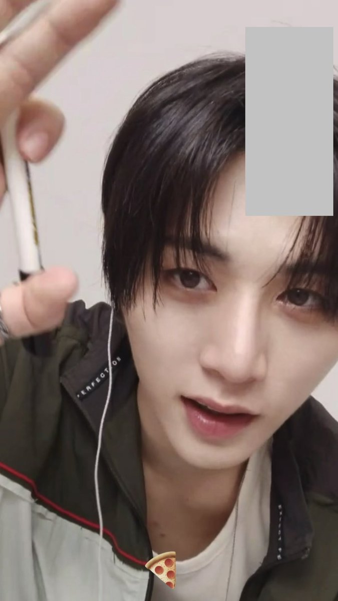 mycatdongmin's tweet photo. taesan looks so cute for today’s kmstation video calls ㅜㅜ… https://t.co/0Gz1D1gPZz