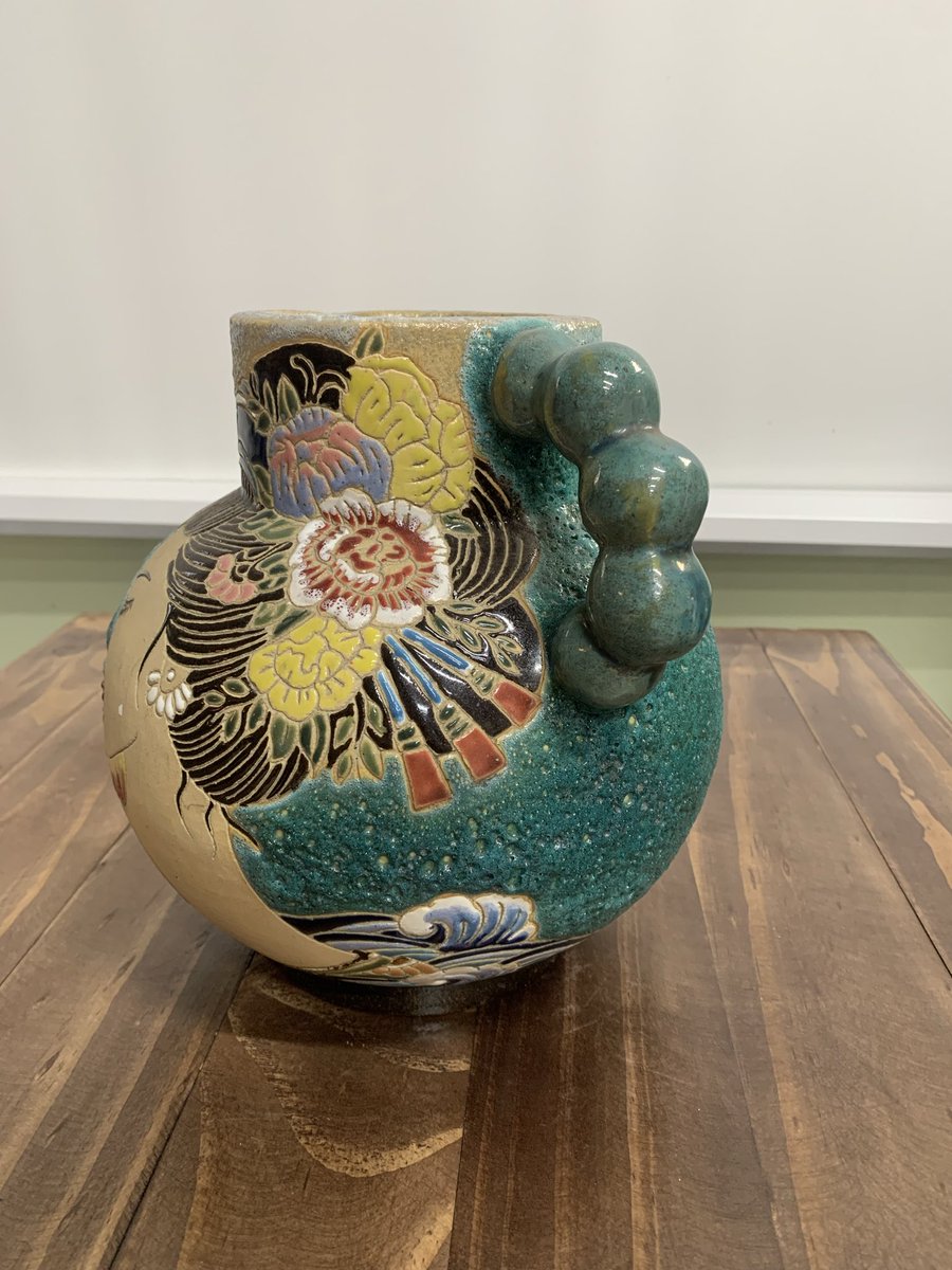 haoecodecor's tweet photo. The secret to the glaze formulation has been preserved and passed down for centuries; today, artisans have combined these techniques to create a unique decorative vase. One side features the image of a young woman with gently closed eyes, adorned with vibrant flowers rendered in a matte, textured glaze. The other side utilizes a coral-like glaze blended with emerald green, evoking the luxurious and mysterious aura of the vast ocean.

Details in the comments section 👇

#woman #decorative  #vase #coral #turquoise #OceanStateOfMind