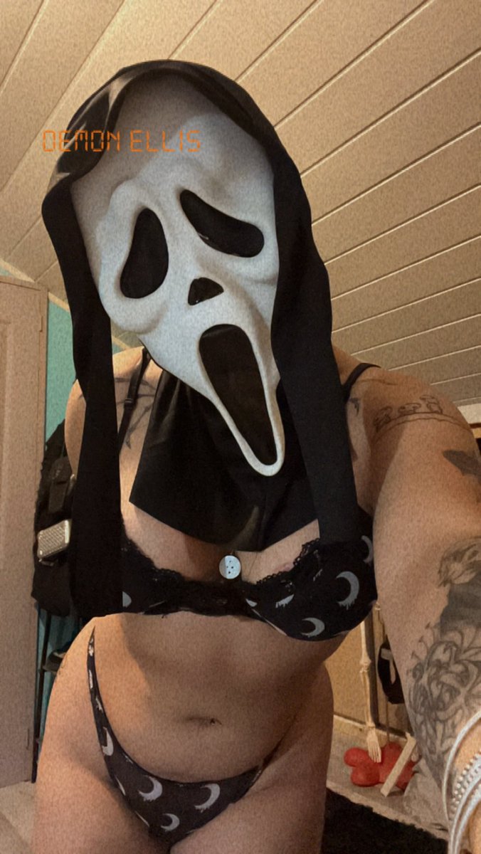 goth_d_om's tweet photo. Did I scare you ? https://t.co/oSHvxeEhvX