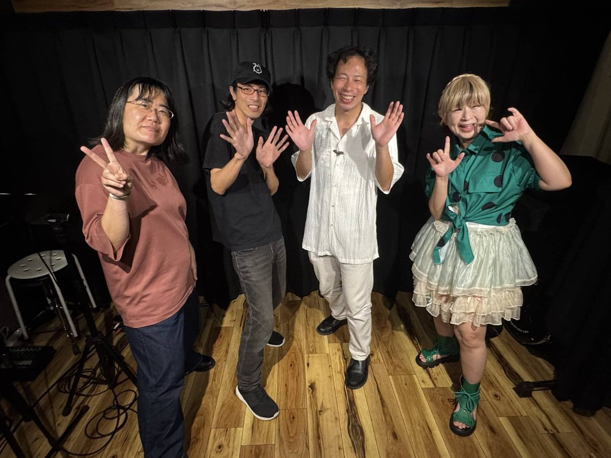 saitoryo386's tweet photo. 昨日、久米川 太陽と月灯り、

会場にお越しのみなさま、配信をご覧になってくださったみなさま、
演者さん、タイツキさん、ありがとうございました！

からあげも美味しかった🔥

1.安息の丘
2.追憶
3.僕達の孤独
4.WILL〜辿り着く果てまで〜
5.SOLITUDE
6.声 https://t.co/9X9Vmst78G