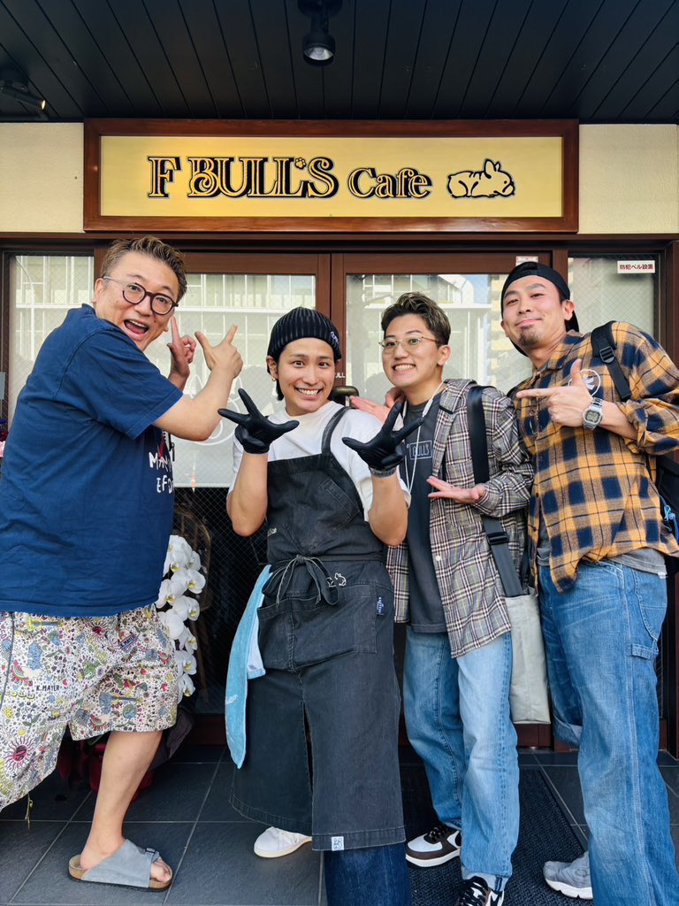 ryuse87richabet's tweet photo. 桐山照史、アイドルはただの腰掛け活動かぁ。
ファンを利用してカフェオープンして小銭稼ぎ。
もはや人生を懸けてアイドルするんではなく、、、、惰性でアイドルやってるだけか。

人生謳歌するために命懸けてるのなら、アイドル辞めな。
他の必死で足掻いてるアイドルに失礼だよ https://t.co/ardfDksrd4