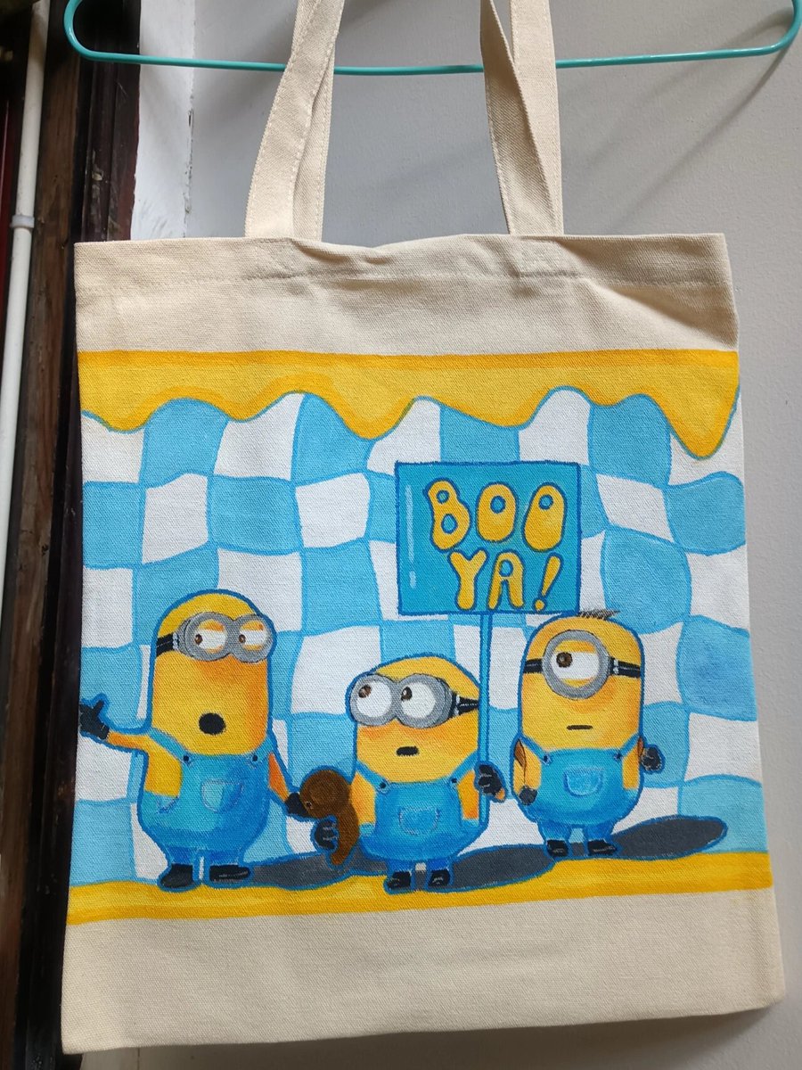 BuhiaSandra's tweet photo. Just finished this hand-painted fabric tote bag! Hand-dyed the base myself and added little sunflower details—perfect for my weekend farmers market runs , https://t.co/Fd3a3sDq2E