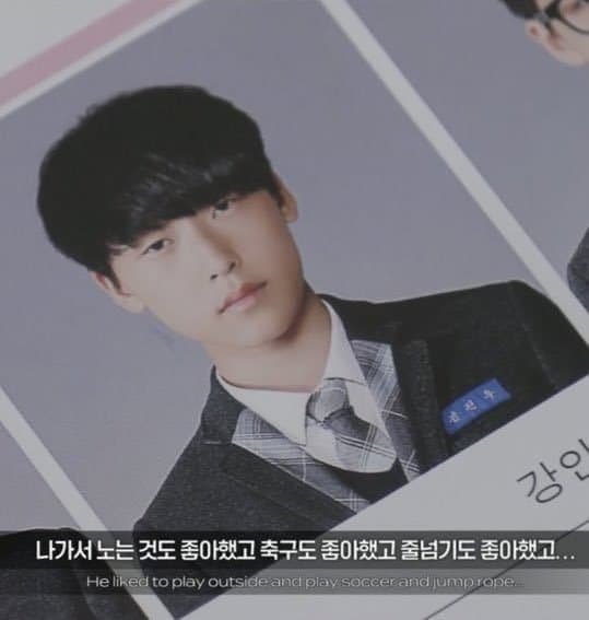 gumayusi_mew's tweet photo. 그러면
이 둘이 동갑이란 얘기네.? https://t.co/Kz2Ee8t30C