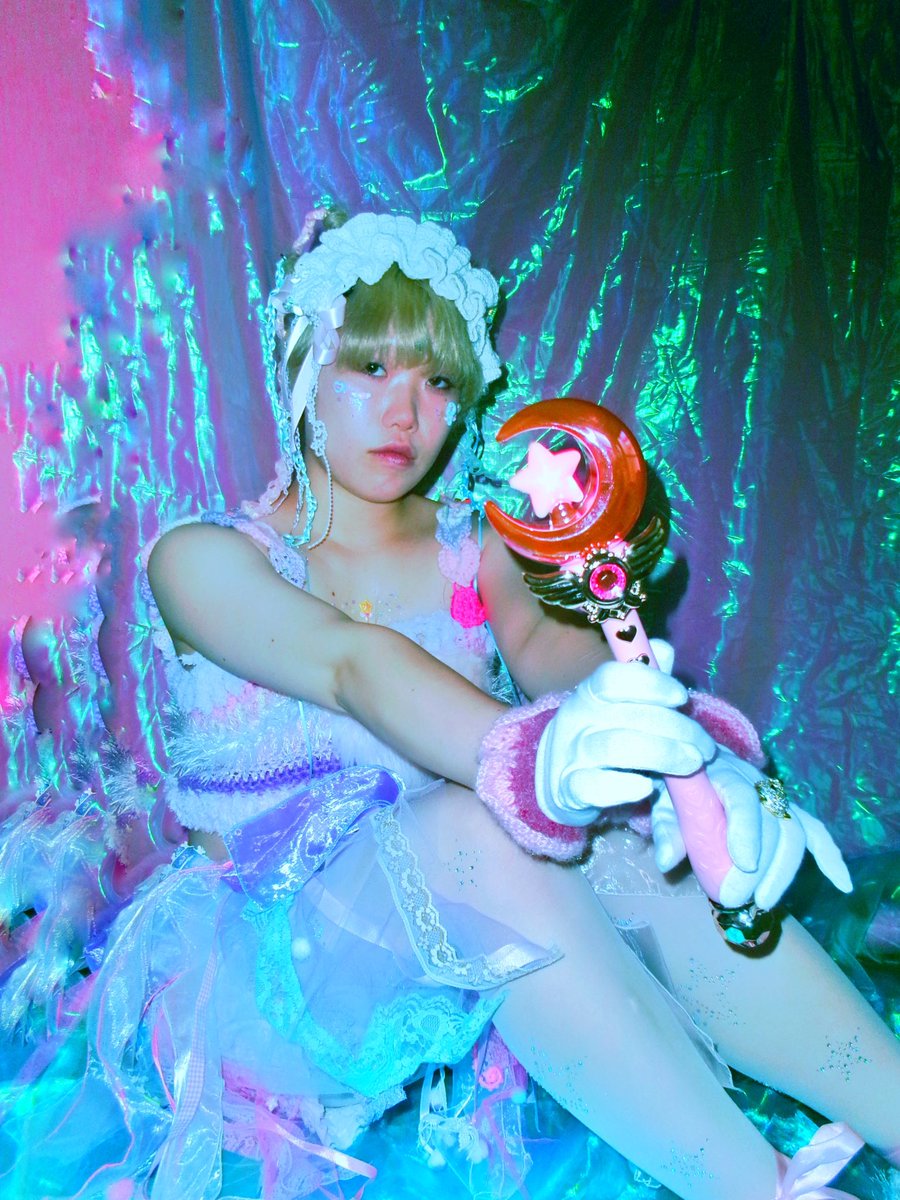 _d_r_o_p_'s tweet photo. #DOLLPLAY https://t.co/auibLMSYs5