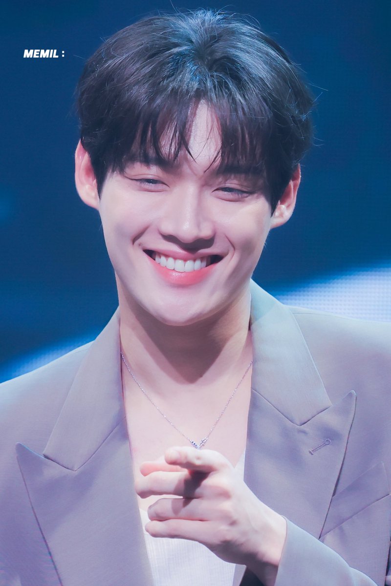 memil_p's tweet photo. 260822 #김윤식 검사실의 제안 서울 팬미팅 2부💙

📸💙 https://t.co/RaC3ATG3E6