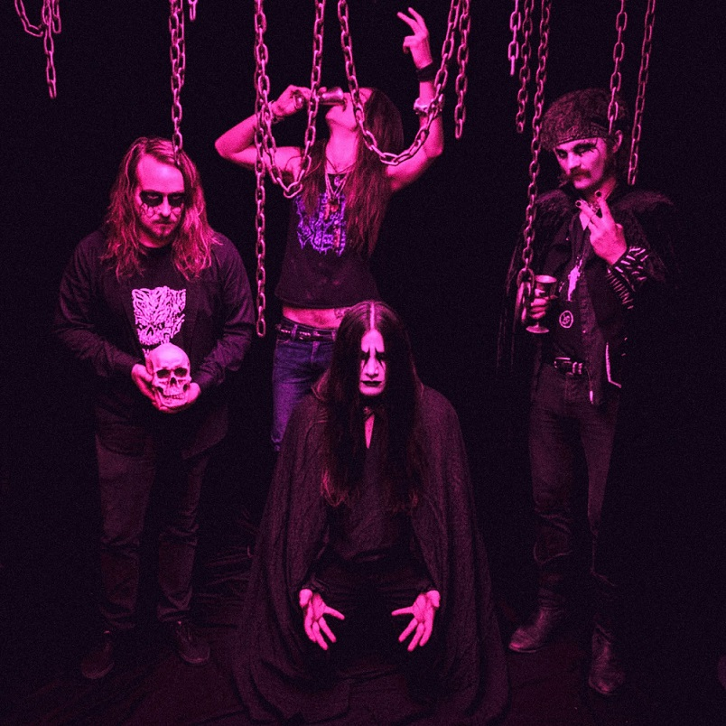 SAMUSIC38125838's tweet photo. フィラデルフィアの悪魔
「DEVIL MASTER」
2026年サードアルバム着地！
SIGHやARKHA SVAのメンバー各氏がゲスト参加。日本から黒いパワーを送っています！　またも強力な得も言えぬサウンドが吹き荒���ます！ 1st/2nd/demos も再入荷！各2380円！ https://t.co/ufHVJi5Cmv