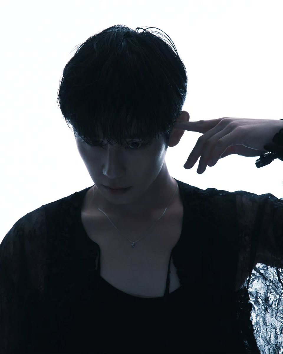 xhghgx's tweet photo. 아   정해인좋아하면서 이렇게 커신력높은화보 첨봐서 감동이 쉽게 안사그라들어.. https://t.co/Y5RI4nzDC5