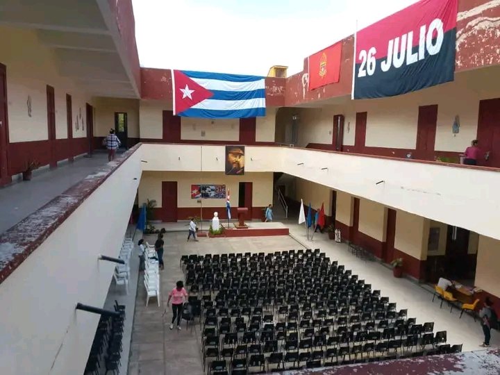 DeivyPrezMartn1's tweet photo. Así luce la institución educativa Julio Antonio Mella en la cabecera provincial de #SanctiSpíritusEnMarcha sede del acto provincial por el inicio del curso escolar 2026/2027
#ConFidelEnCadaAula este #1deSeptiembre 🇨🇺📚 https://t.co/HONVlfZB2x