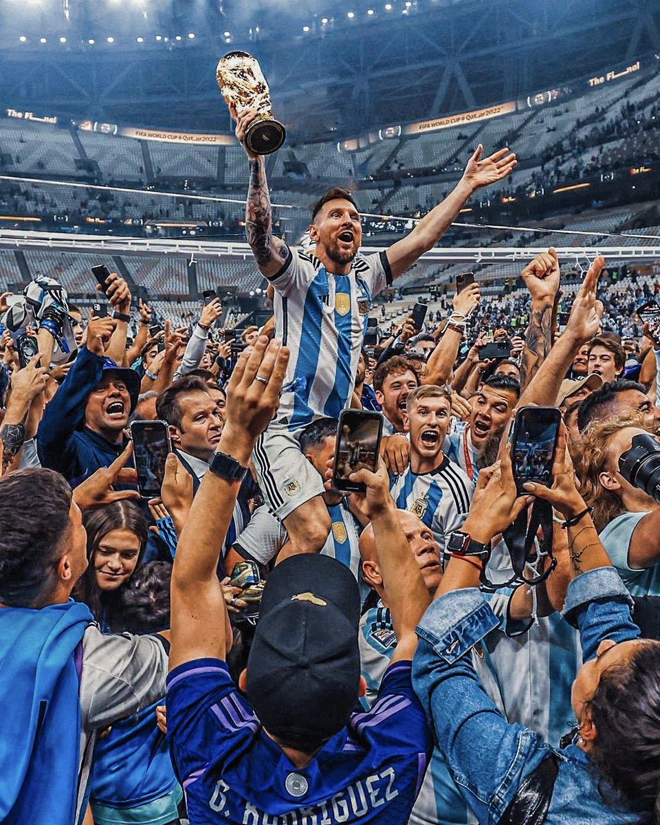 Aaron_lee010's tweet photo. Not seeing you in an Argentina shirt is going to take some getting used to.
You made millions of us feel like we were on that pitch with you.
There will never be another. Gracias, Leo. Always.
#ThankYouMessi https://t.co/XIb9HDfAKG