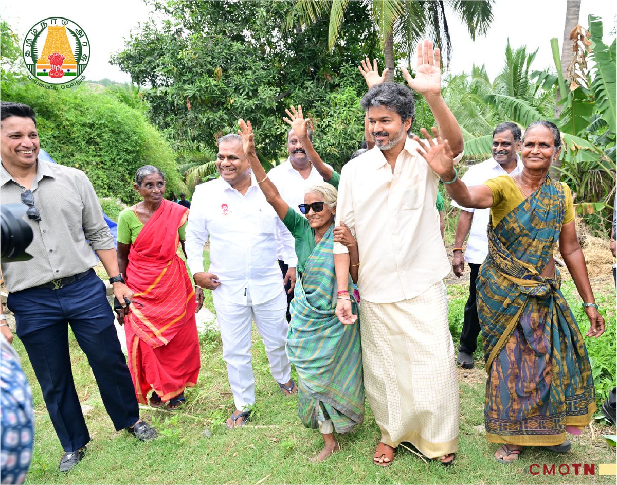 CMOTamilnadu's tweet photo. மாண்புமிகு தமிழ்நாடு முதலமைச்சர் திரு.ச.ஜோசப் விஜய் அவர்கள் காவிரி டெல்டா மாவட்டங்களின் பாசனத்திற்கு மேட்டூர் அணையிலிருந்து தண்ணீரைத் திறந்து வைத்த பின்னர், சின்னக்காவூர் மற்றும் திமிரிகோட்டை பகுதிகளில் வசிக்கும் விவசாயிகளிடம்  நலம் விசாரித்து, விவசாயப் பணிகள் குறித்து கலந்துரையாடினார். 

 #CMJosephVijay‌