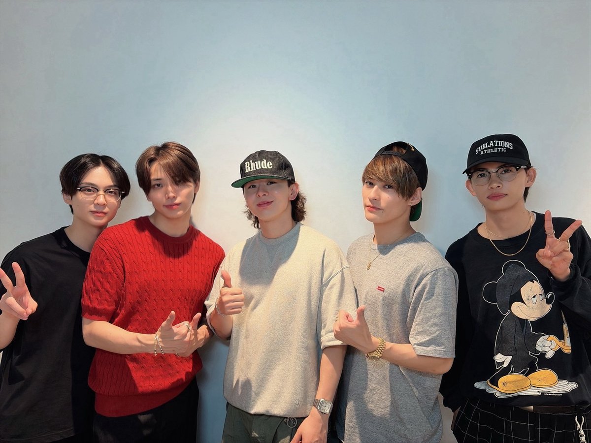 onenonly_tokyo's tweet photo. 【MEDIA INFO】

9/1(火) 25:00~25:30
#FM大阪『ONE N' ONLYの夜ふかしナイトフィーバー！』
(https://t.co/210B8NCCbe)

ついに今日から❤️‍🔥

レギュラーラジオ番組『ONE N' ONLYの夜ふかしナイトフィーバー！』放送開始🪩

初回は #ワンエン 全員でお届けします🐶🐾

一緒にフィーバーしましょう🕺✨

皆さまぜひお聴きください📻

@fmosaka851
#ONENONLY