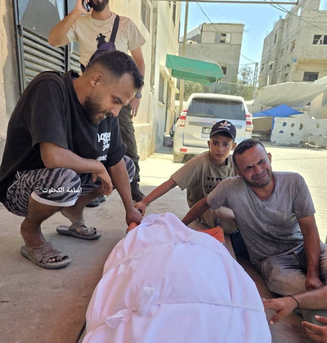 QudsNen's tweet photo. Palestinians gather to mourn 73 year old Talal Ismail Ziyara, who was killed by Israeli gunfire in Deir Al-Balah, central Gaza Strip. https://t.co/uZ12QDMAYD
