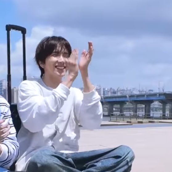 woonhak_bear06's tweet photo. とにかく顔がいい https://t.co/bvbbGzoLZq
