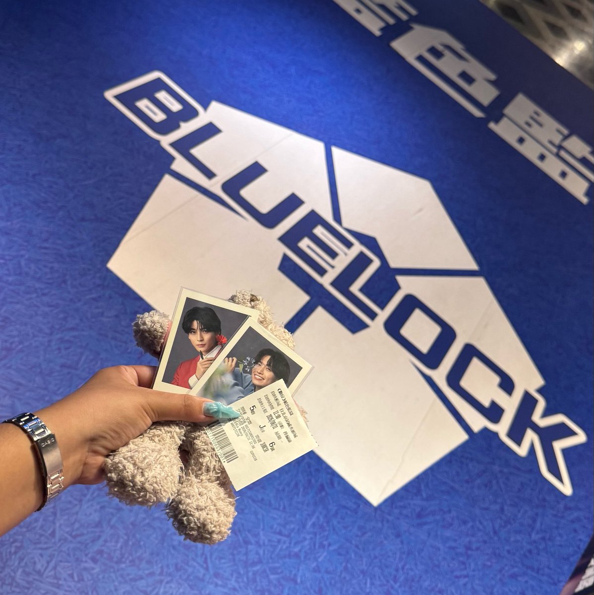 goshererdam's tweet photo. รีวิว blue lock live action ver ⚽️💙

ทุกคนเล่นดีมากๆคือทำถึง มีการตัดต่อเพิ่มความลุ้นไปอีก จังหวะการใส่ซาวน์คือดีเลย ตอนดูคือลุ้นตาม บาจิระคือshineมากๆ คุนิงามิคือหล่อจึ้งใจสุดๆ พวกฉากเตะโหดๆก็ถือว่าเริ่ด

ขอฝากเอ็นดูลูกชายทั้ง2คนด้วยคับ เข้าไทยวันที่ 10 กย ไปดูกันเยอะๆน้า 🥺💖 https://t.co/qTLa7BsIV2