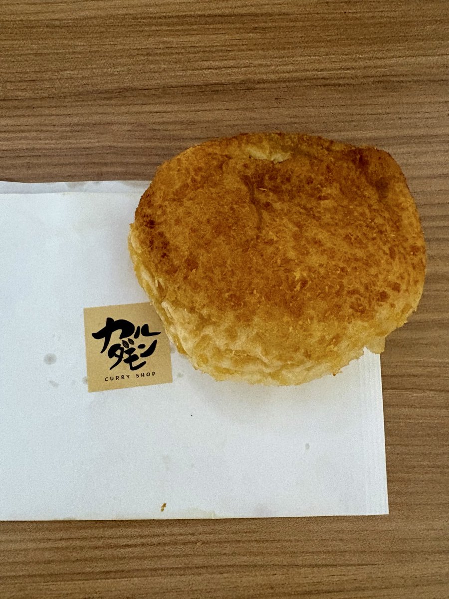 GATAwO_Pastime's tweet photo. 静岡出張で浜松駅前と言ったらカルダモン！
カレーおでんとハイボールからの、あいがけカレー食べてテイクアウトでカレーパン！
最高でございます！美味しゅうございました！ https://t.co/axUGy85XmH