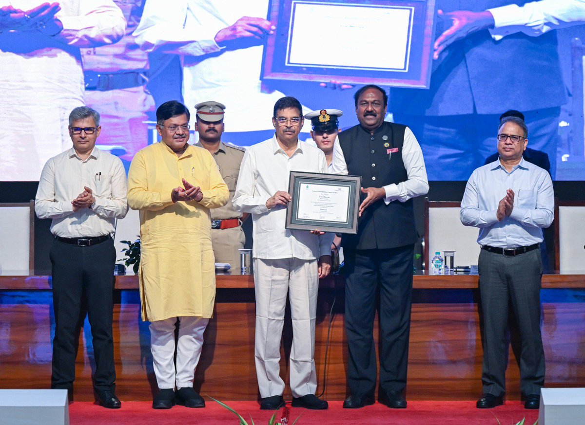 OdishaRedcross's tweet photo. Hon'ble Governor Dr. Hari Babu Kambhampati, has taken significant strides towards building a greener &amp; climate-responsive public institution. Lok Bhavan, the Office of the Governor, Odisha, has been awarded the prestigious Platinum Green Campus Certification by the  IGBC. https://t.co/1nAIxpSiHT
