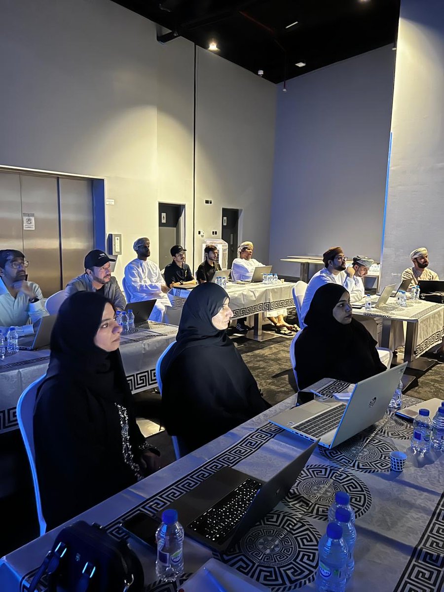 MAFWR_FishRes's tweet photo. جانب من ورشة العمل الخاصة بتطبيقات الذكاء الاصطناعي في الاستزراع السمكي والتي نظمها كل من مركز الاستزراع السمكي و @squ_engineering بالتعاون مع @omanaquarium   اليوم الثلاثاء الموافق 1 سبتمبر 2026 بمشاركة عدد من الباحثين والمختصين من الوزاره وشركات الاستزراع السمكي https://t.co/vdxhT1p2Au