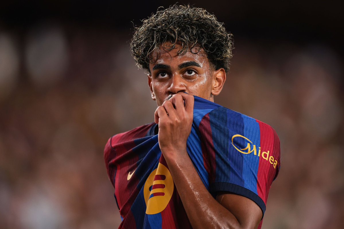 ReshadRahman's tweet photo. 🚨💙❤️ JUST IN: Lamine Yamal’s reason for not smiling and sulky demeanor early on was simply because he felt he should be doing better. 

Although he was important to Spain’s WC victory, he did not have the breakthrough moment that so many had expected of him. Those close to the player say he’s also been dissatisfied with his recent performances. 

He wants to achieve everything he can: to be the star of his teams, to be the best in the world.

@TheAthleticFC #FCB 🔥