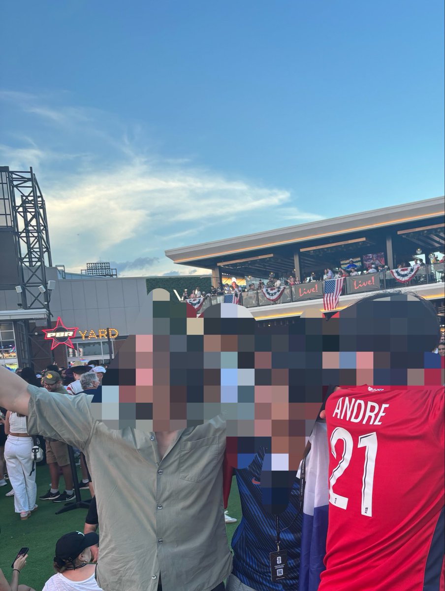 LOSCJP's tweet photo. @JlPi238605 @losclive Merci🙏

I actually already bought the 24-25 home shirt when I visited Stade Pierre-Mauroy, so I really wanted the away one! https://t.co/PWsJ1UuiE1