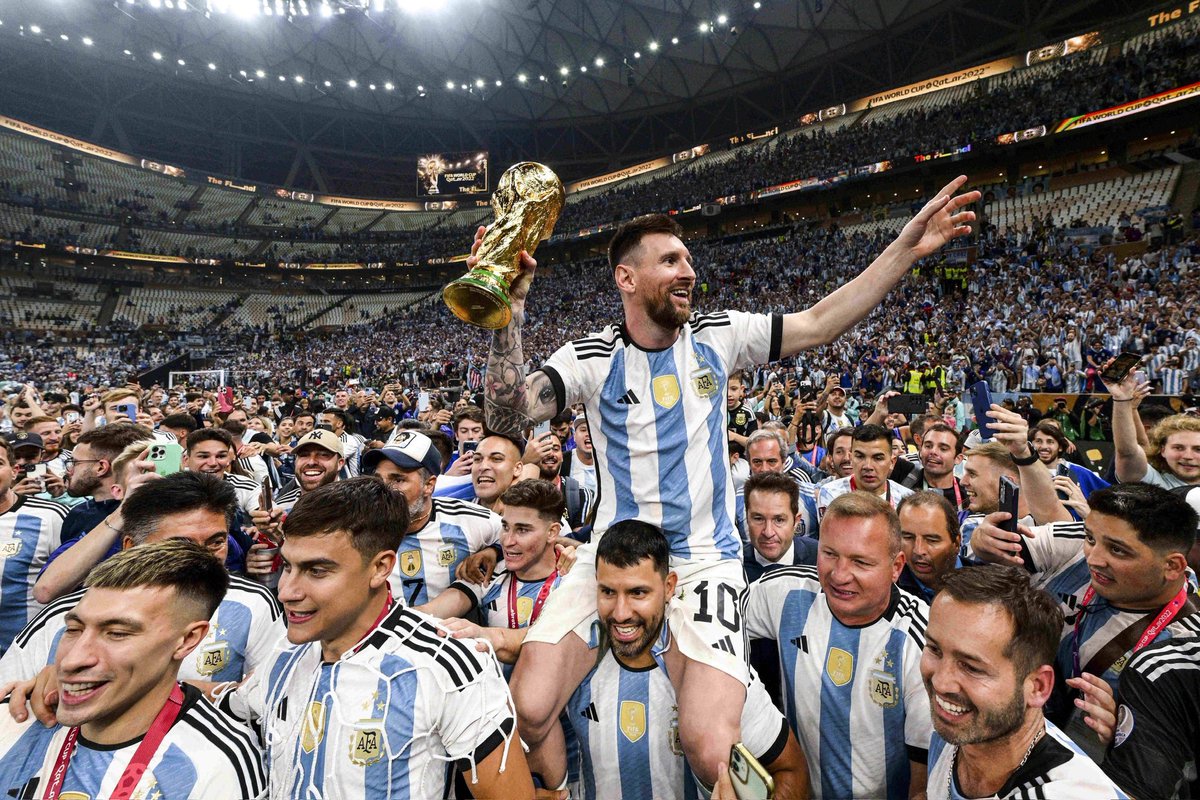 mufcguy3's tweet photo. سَيَذكُرُني قَومي إِذا جَدَّ جِدُّهُم

وَفي اللَيلَةِ الظَلماءِ يُفتَقَدُ البَدرُ 

#Messi https://t.co/FmYLNdZcHy