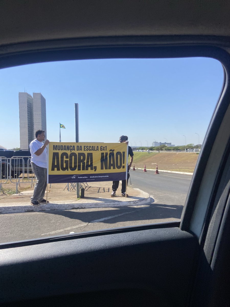 lcsslm's tweet photo. torcendo pra hoje fazer 50ºC e -10% de umidade https://t.co/7jEQFcPJhq