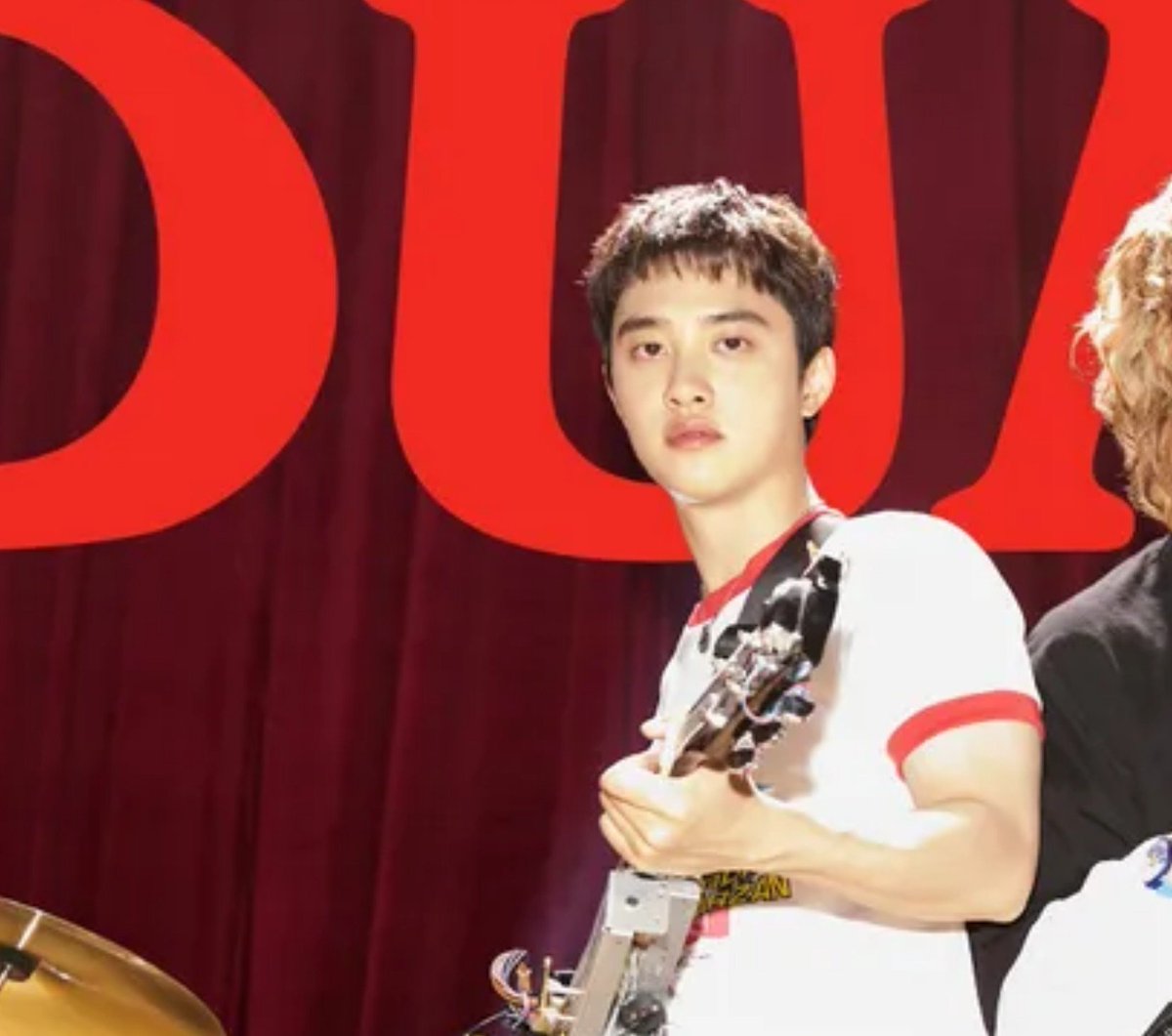 Blue_xo522's tweet photo. 근데 야매 악기 관상가인 내가 보기에
경수는 기타보다는 베이스라고 생각 https://t.co/4UxuaPsc0T