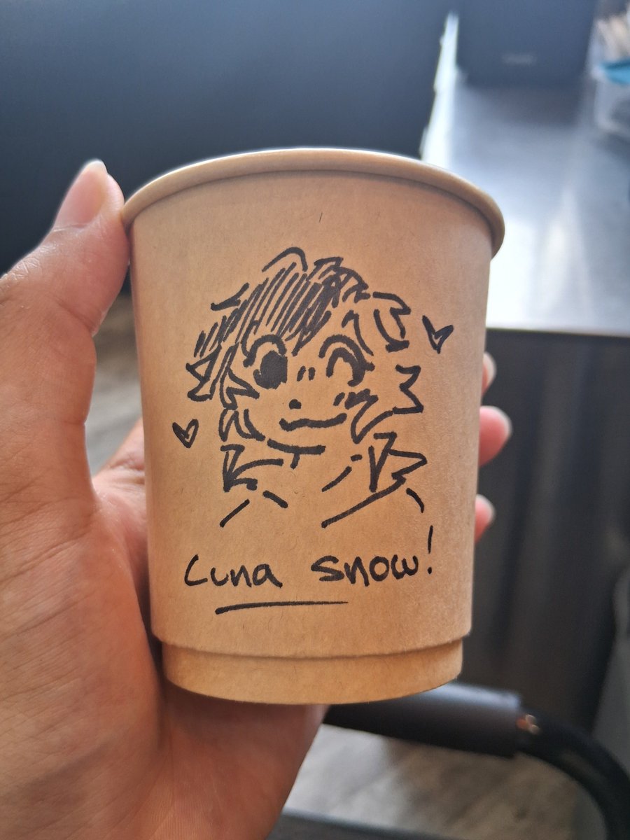 OkamiSable's tweet photo. luna snow on tha cup for my coworker https://t.co/vmYAjEpiqZ