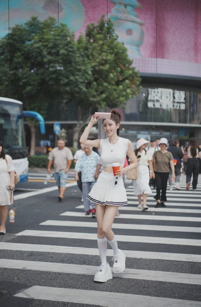 kittyPrincess3's tweet photo. 若隐若现出们炸街的感觉真爽啊

         有人想看🐻嘛，开脱！

上供！Luo照 锐评一下不许说我🐻黑！！！ https://t.co/vXX8qPHAgx