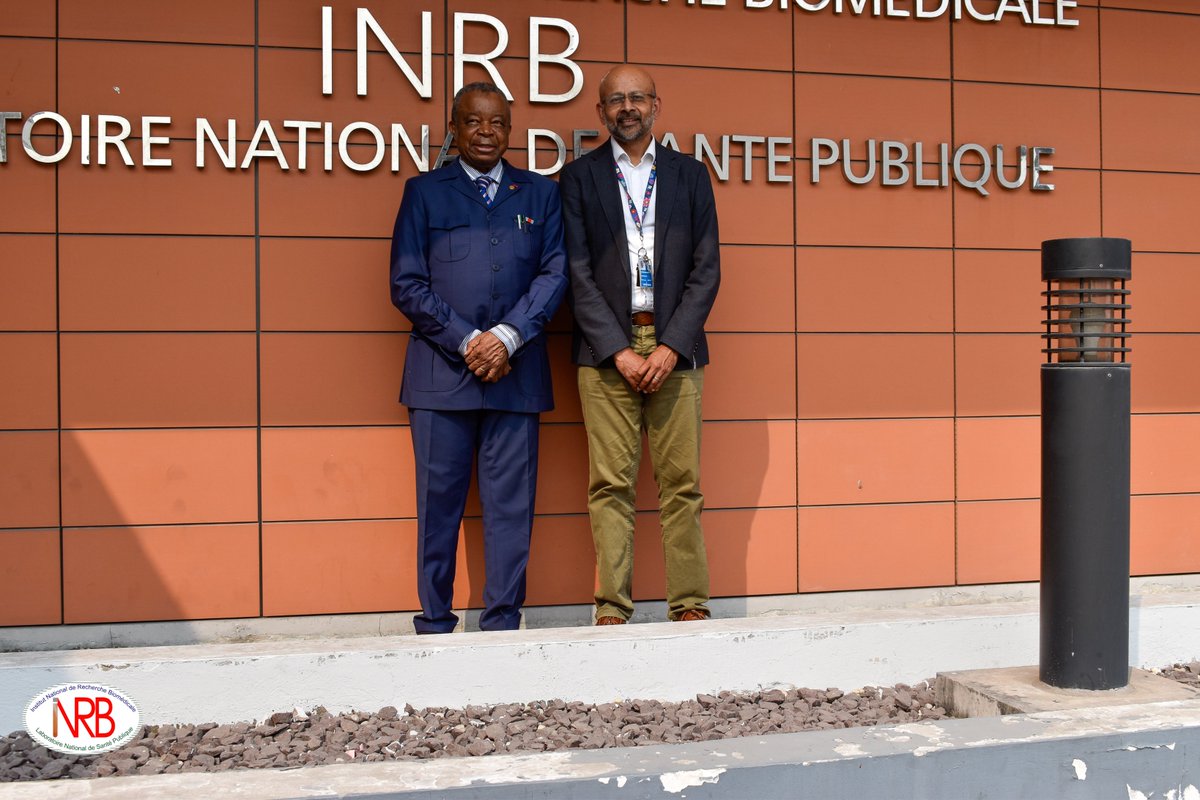 📸 Avec Vasee Moorthy, devant les locaux de l’INRB à Kinshasa, le 24 août 2026, à l’issue de notre rencontre.