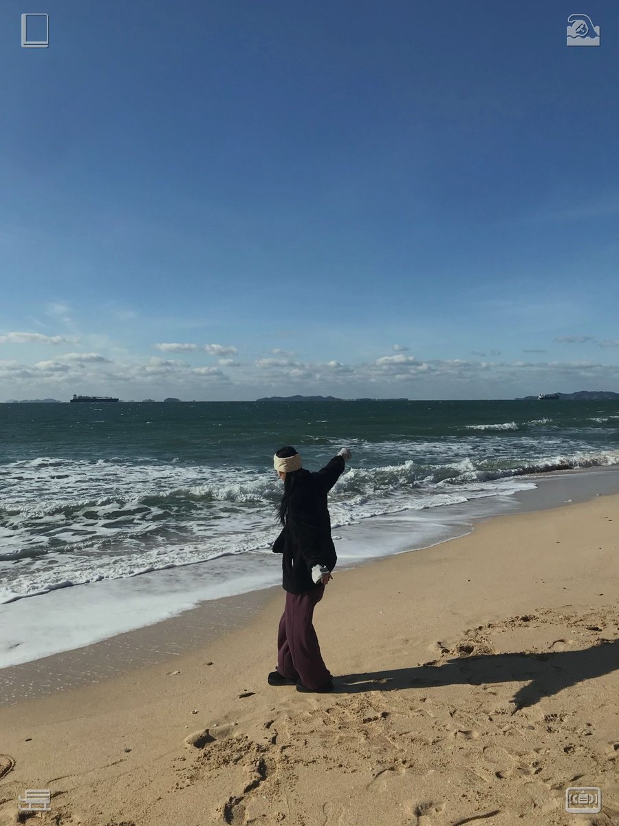 rimoko_k's tweet photo. Elara remained silent, simply advancing toward him with unwavering steps. Her gaze was icy and fixed, as fury, sorrow, and isolation churned within her—yet she maintained a monotone voice and an impassive face. https://t.co/BQUlOy27L8