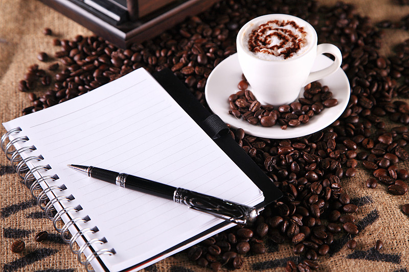 dharam_ra's tweet photo. Small daily English wins add up! Write down 1 new word each day u0026 practice using it in a sentence—your vocabulary will grow faster than you think! https://t.co/kzbP6thsc6