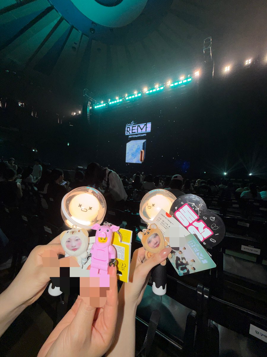 doebzi's tweet photo. 서울에서 into REM💤😪 https://t.co/pJokE2wv5n