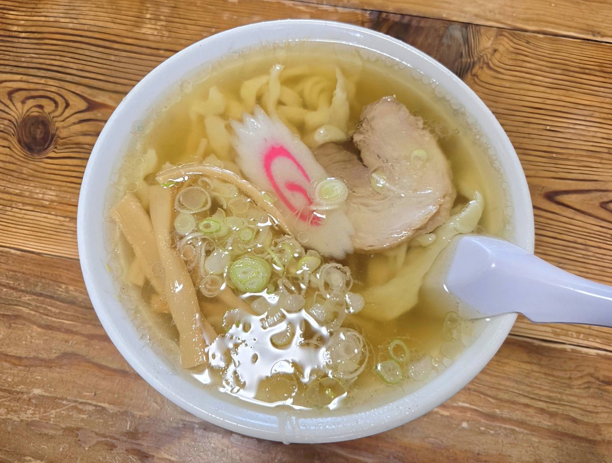 K46749975's tweet photo. ゆたかや@佐野
◾極太乱切麺

青竹手打ちの
不揃いモチコシ極太乱切麺は
様々な太さや食感が混ざり合い
啜る度に 旨!!楽しい🤭🩷

鶏豚ガラ香味野菜の
あっさり旨コクスープ
もっちり厚皮BIG餃子も最高🕺

チャー丼もラーメン丼ぶり🤣💕
とろける旨豚に🐖薬味も抜群⤴
#ゆたかや https://t.co/tvqx4CqkSL