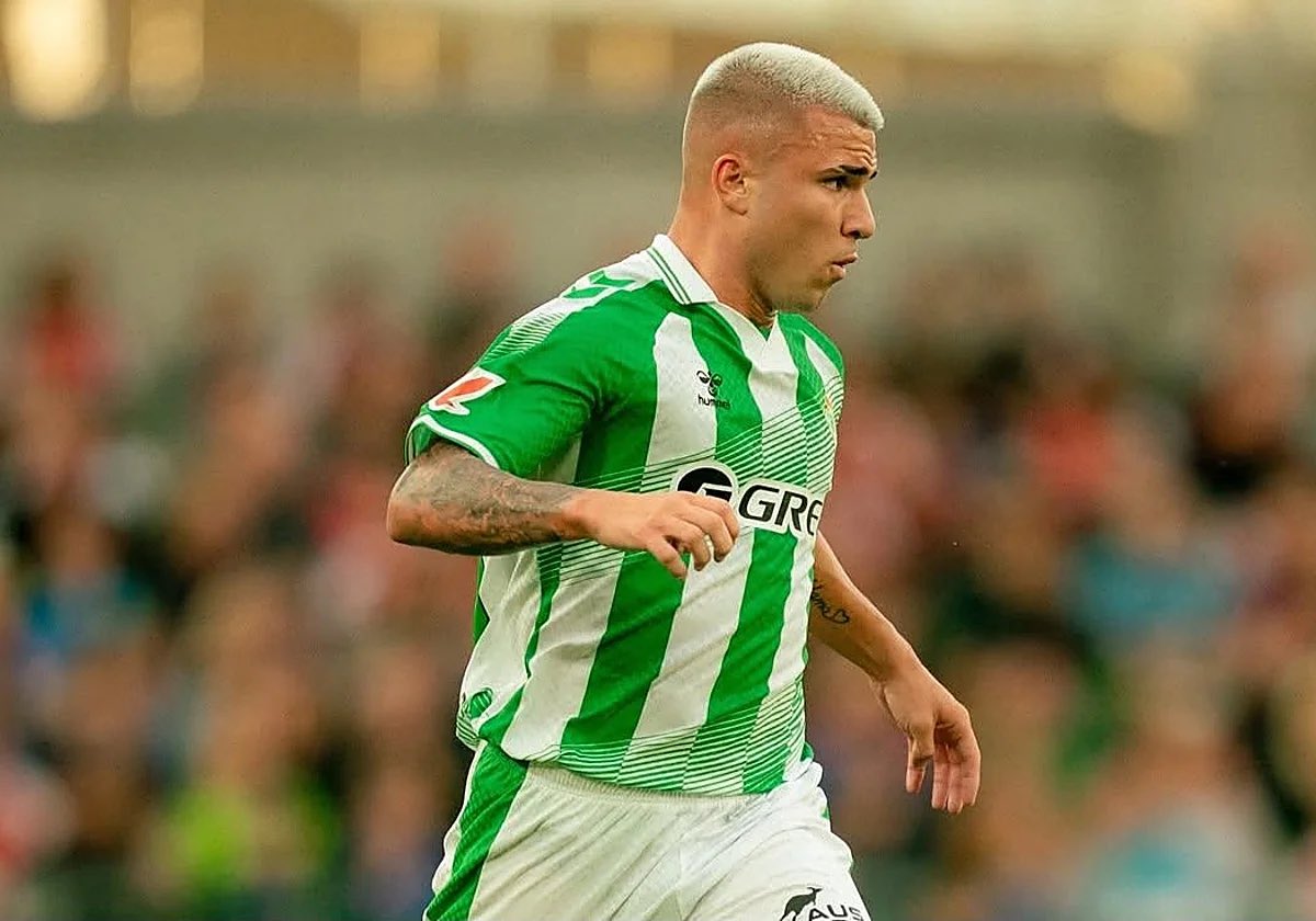 ManoloNietoM's tweet photo. ⚠️ El Racing se interesa en Pablo García. 

▶️ Los cántabros querrían una cesión pero el Betis solo está dispuesto a una venta. 

🔄 Sus agentes buscan un equipo puente para realizar la cesión.

@PTV_Sevilla https://t.co/uIMn6H0sLE