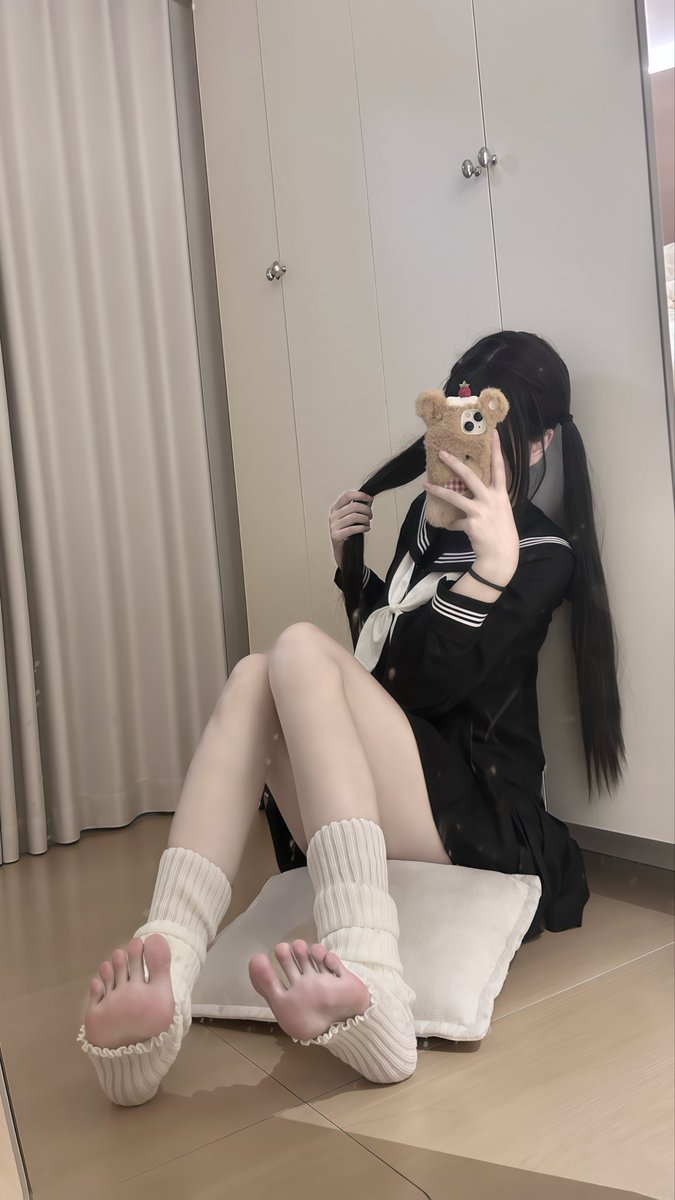 Yanhaokeai's tweet photo. 这里还有真人吗 救命 https://t.co/FsX1kAF4Zu