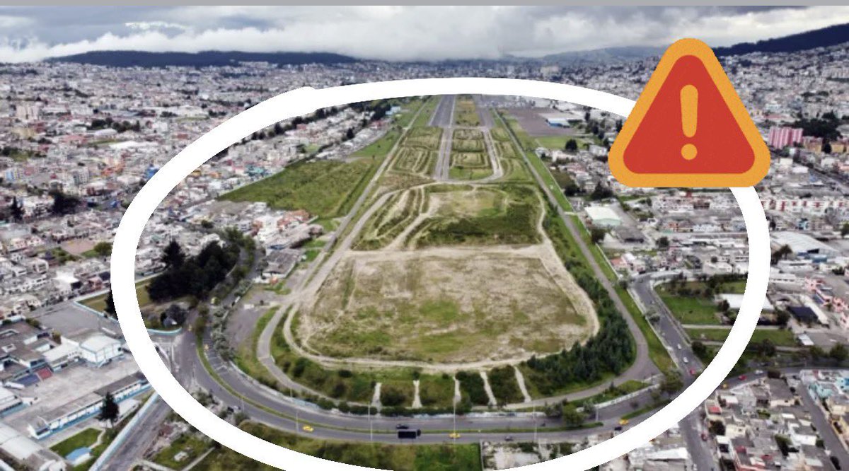 E_Najas's tweet photo. 🚨 SOSPECHOSO #2 DEL VACIAMIENTO DE QUITO

Hace trece años Quito apagó el aeropuerto que tenía en la mitad. El plan para lo que venía después está firmado desde entonces.

10 puntos 👇🏽

⚠️ Sacar el Mariscal Sucre era necesario y Tababela funciona bien. Esto va de lo que quedó atrás.

1️⃣ En 2008 el concurso Parque del Lago recibió 196 propuestas de 25 países. Participé.

Ideas hubo. Están archivadas.

2️⃣ El Plan Especial Bicentenario se aprobó el 17 de enero de 2013. El aeropuerto cerró el 19 de febrero.

Treinta y tres días entre planificar el después y quedarse sin el antes.

3️⃣ Esa noche se apagaron cinco millones de pasajeros al año.

No se mudó un terminal. Se mudó la razón por la que miles de personas atravesaban ese pedazo de ciudad todos los días.

4️⃣ El parque abrió el 27 de abril, 67 días después.

Sembrar en cien hectáreas planas no tiene con quién pelearse. Lo difícil siempre fue el borde.

5️⃣ Los hoteles de tres pisos entre la Amazonas y La Prensa vivían de escalas, tripulaciones y vuelos de la madrugada. Los restaurantes vivían de los hoteles. El taxi de las cuatro vivía de todos.

6️⃣ Cuando se aprobó el plan, el sector inmobiliario proyectaba 29.000 viviendas en ese entorno.

Trece años después, esa pregunta se responde sola mirando desde el parque.

7️⃣ El vacío sí se llenó, pero con el propio Municipio: patios de retención de la Agencia Metropolitana de Tránsito, dependencias sueltas, galpones, edificaciones abandonadas del viejo aeropuerto.

La ciudad no supo qué poner ahí, así que puso lo que le sobraba.

8️⃣ Un parque de cien hectáreas puede coser barrios o separarlos. Este se rodea.

La gente entra a correr y se va. Los barrios de atrás siguen dándole la espalda.

9️⃣ La prolongación de la Amazonas, dibujada en el plan de 2013, entró en obra el 14 de agosto de 2026.

Trece años entre el plano y la retroexcavadora.

🔟 Aquí cruza con el Sospechoso #1. plataforma Financiera norte. 

El aeropuerto tenía razones para salir. Las funciones administrativas tenían razones para concentrarse donde se concentraron. Cada decisión se defiende sola.

Quito las recibe juntas
2008: había planos.
2013: cerró el aeropuerto y se aprobó el plan.
2026: empieza la primera vía de ese plan. Ninguna de esas fechas es un escándalo. El escándalo es la distancia entre ellas.