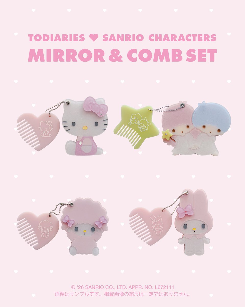 hello_todiaries's tweet photo. 🎀𝗧𝗢𝗗𝗜𝗔𝗥𝗜𝗘𝗦 × 𝗦𝗔𝗡𝗥𝗜𝗢 𝗖𝗛𝗔𝗥𝗔𝗖𝗧𝗘𝗥𝗦🎀

✧ɴᴇᴡ✧
〈数量限定予約販売〉 
▫️ミラー&コームセット（ポーチ付き）
♥HELLO KITTY 
♥LITTLE TWIN STARS
♥MY MELODY 
♥MY SWEET PIANO
各種 ¥4,180 (tax in)

ダイカットスライドミラーとコームチャームのセット🪞🪮💕
キラキラのラメ素材を使用した、鏡を見るたびに気分が上がるキュートなデザイン💞💫
持ち運びにも便利な、オリジナルのラブレター型ポーチ付き💌
ギフトにもおすすめのアイテムです🎀

✶⋆販売方法⋆✶
〈数量限定予約販売 / 伊勢丹EC販売なし〉
店頭にサンプルをご用意しておりますので、店頭に掲示のQRコードよりご予約をお願いいたします。予約数の上限に達し次第、受付を終了させていただきます。

〈配送予定 : 11月下旬以降〉
※生産状況により、納期が予定より遅れる場合がございます。あらかじめご了承ください。

✶⋆ 購入制限 ⋆✶
おひとり様・1個まで
※購入制限は状況により変更または解除させていただく場合がございます。

♡⌒⌒☆⌒⌒♡⌒⌒☆⌒⌒♡⌒⌒☆⌒ ⌒♡ 
Hello ISETAN Hello Sanrio characters
🤍2026/9/8（火）- 9/13（日）
🤍伊勢丹新宿店本館6階催物場
🤍営業時間：10:00-20:00
　(最終日は18:00まで)
♡︶︶☆︶︶♡︶︶☆︶︶♡︶︶☆︶︶♡ 

#helloisetanhellosanriocharacters #sanrio #サンリオ #サンリオキャラクターズ #サンリオコラボ