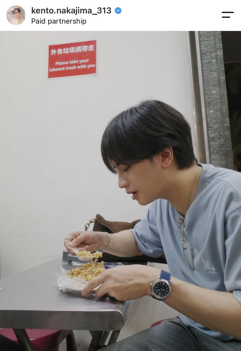 kazkaz999_tw's tweet photo. #中島健人 さん、台湾・台北
饒河街觀光夜市にある大川鐵板炒羊肉で炒飯を食す
メニューには羊肉、牛肉、肉絲もあるので何れか🤔
店内入り口付近にある銀テーブル席に座ったみたいですね、Googleマップの評価は低いですが実際は食べてみないとわかりませんからね☺️
https://t.co/Mn48iQu4qa https://t.co/XjrnZF9pQg