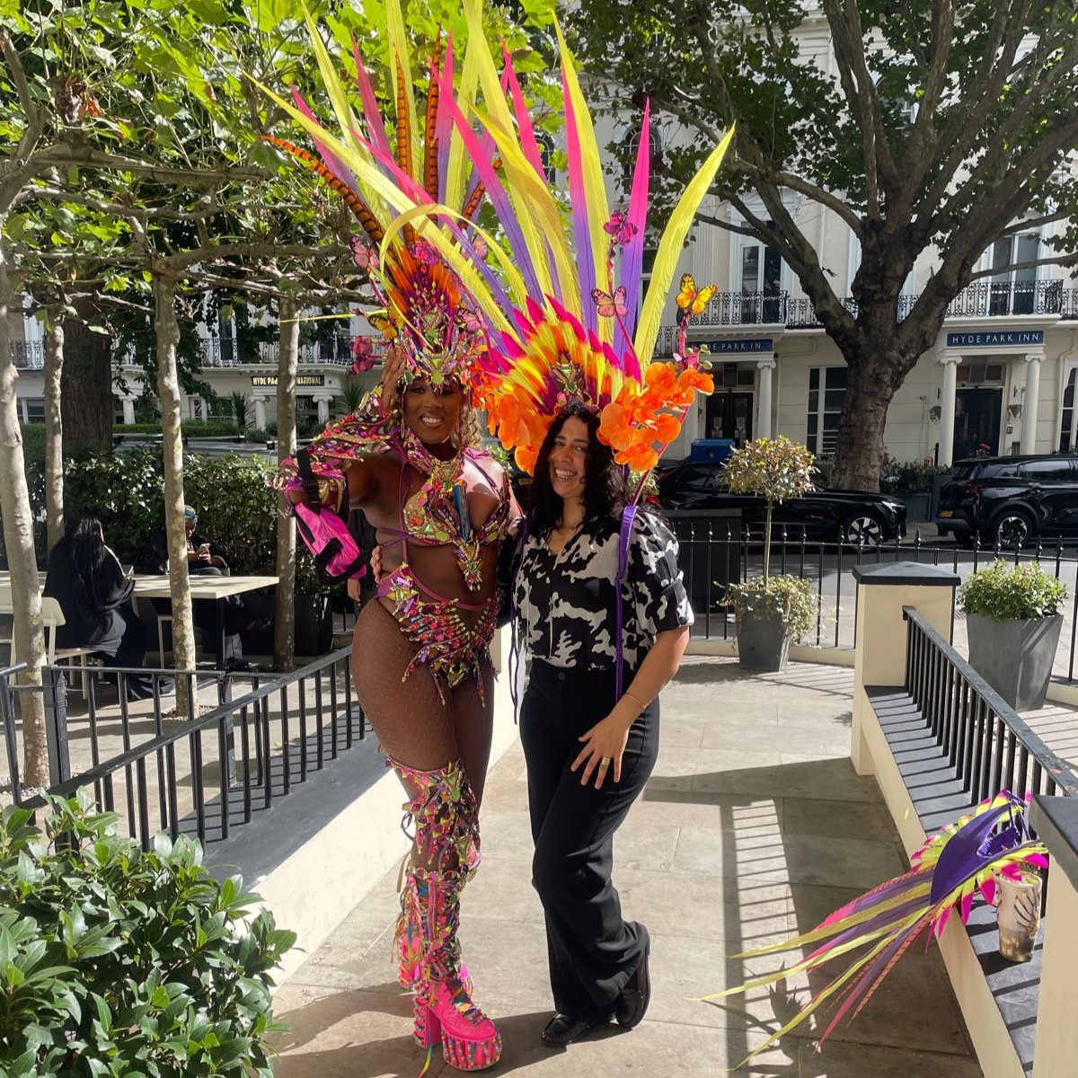 lasuitewest's tweet photo. Carnival came to us! Fabulous costumes and colour.
@NHCarnivalLDN  #bayswater #carnival @bespokehotels https://t.co/CWZahgBsmX