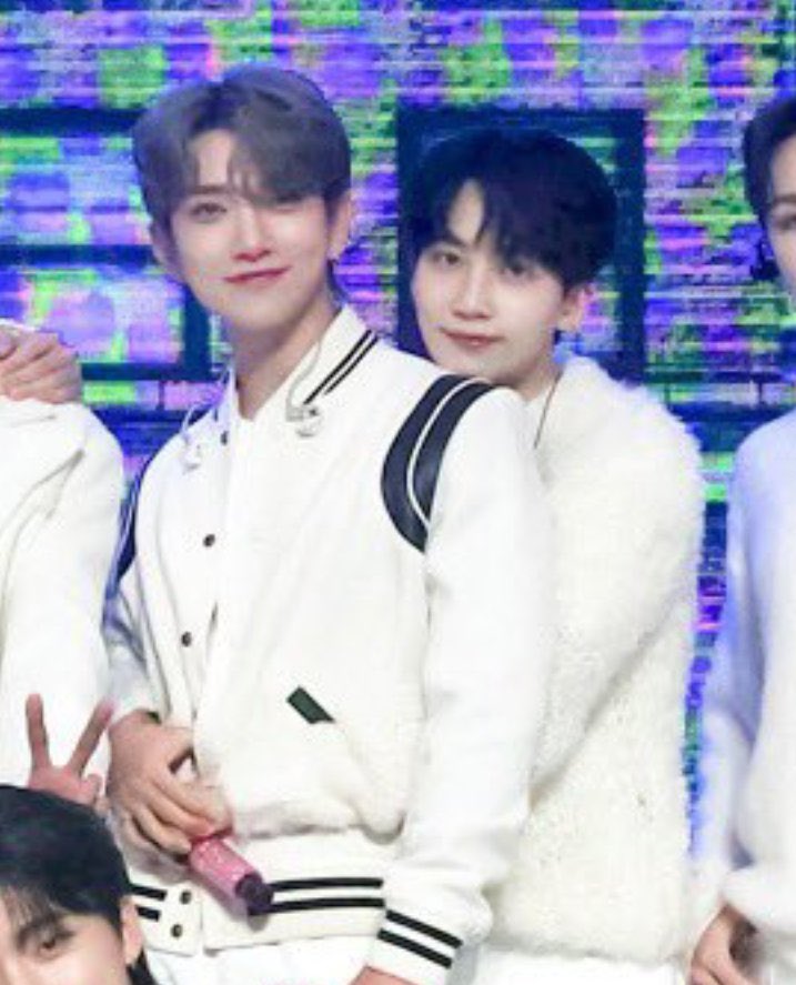 hannieficent's tweet photo. we really went from 144p pics to 1040 HD pics and vids 😭😭 JIHANIST WE MADE IT 😭😭😭 https://t.co/y0LO08XbUi