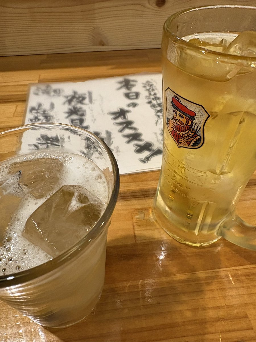 B1__kun's tweet photo. ハブ酒と民謡と沖縄そば、最高やわ https://t.co/eQXEA0GMWR