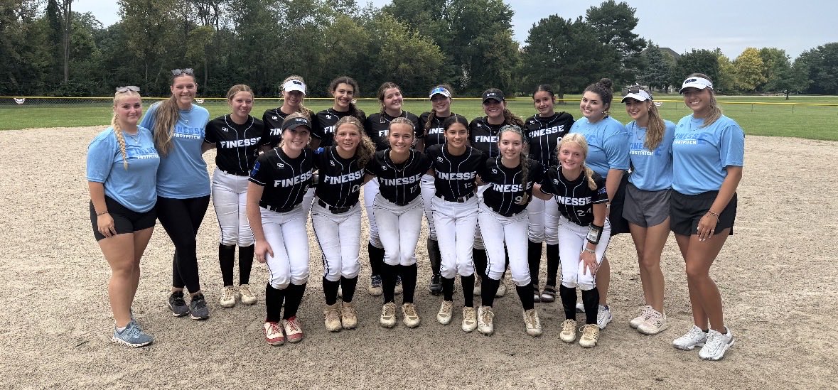 AddisonMunoz_sb's tweet photo. Good first weekend back at the Wasco Diamonds Tournament! 🥎 Had a good hit and made some great catches in the outfield. Proud of our team for making it to the Final 4 and battling all weekend. Tough loss in the semifinals, but we’ll keep working and come back stronger! 💪🥎 https://t.co/ZakWqlY7Cg