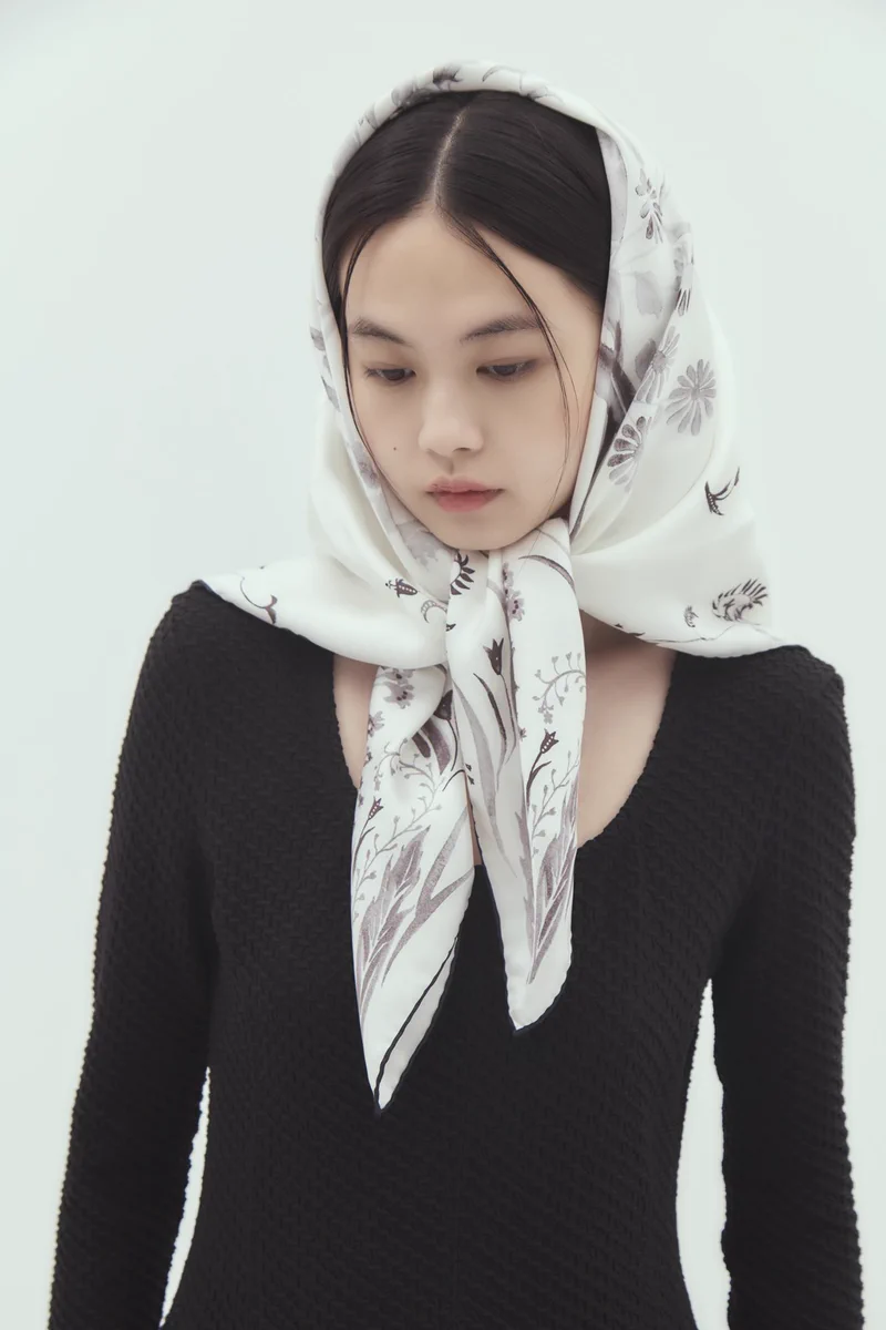 紙タグあり マメクロゴウチ Hand Printed Silk Scarf Hand Printed