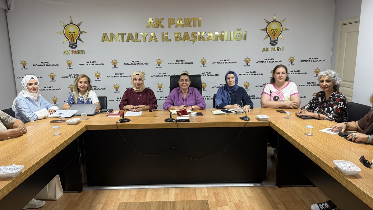 akkadinantalya's tweet photo. 📍 Antalya İl Başkanlığı

İl Kadın Kolları Başkanımız Sayın Gülçin Özboz’un riyasetinde, haftalık olağan Yönetim Kurulu Toplantımızı gerçekleştirdik.

Teşkilatımızla birlikte istişare ve değerlendirmelerimizi sürdürerek, çalışmalarımıza aynı azim ve kararlılıkla devam ediyoruz. https://t.co/VB9yDMRfSd