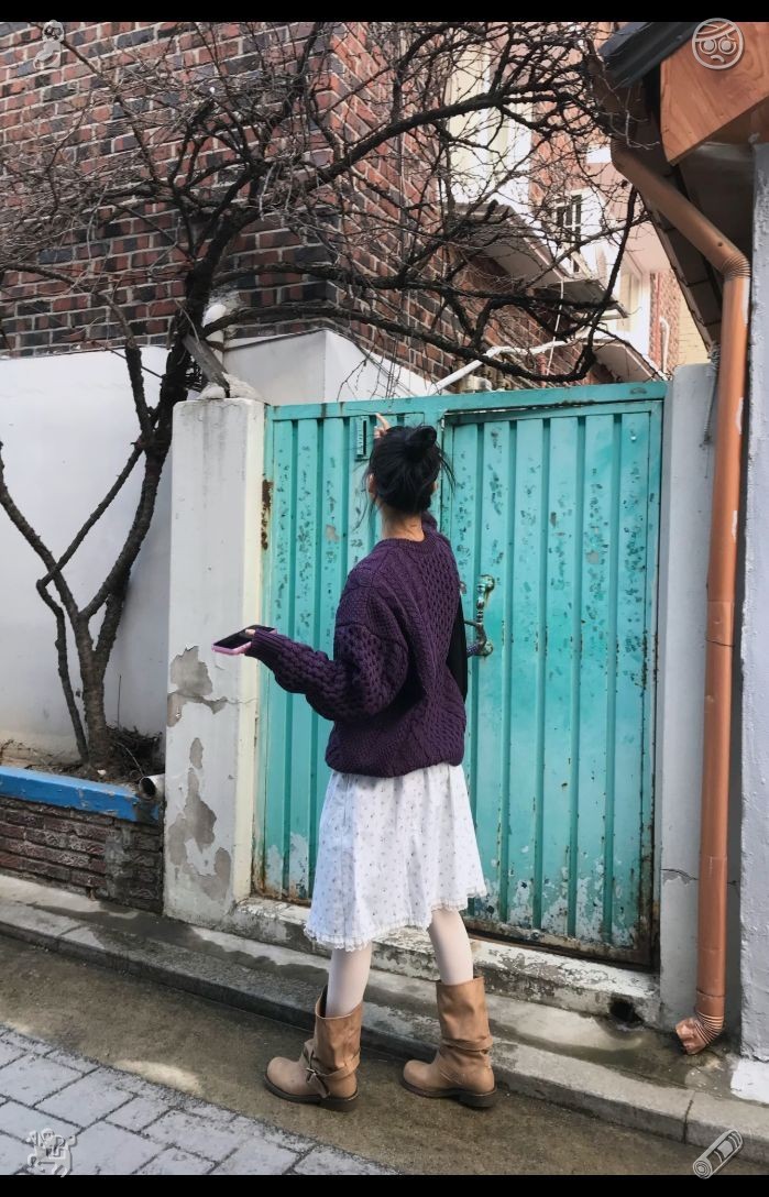 chunchun0512's tweet photo. ⚔ Sculpture Exhibition The sculpture is enormous. Margaret wept as she took in the story, and by late afternoon, she had made up her mind to remain in the village—to rebuild ties with her kin, to lend a hand to Lila and Ethan at the café, and at last, to return to where she t https://t.co/twAFmYEcwp