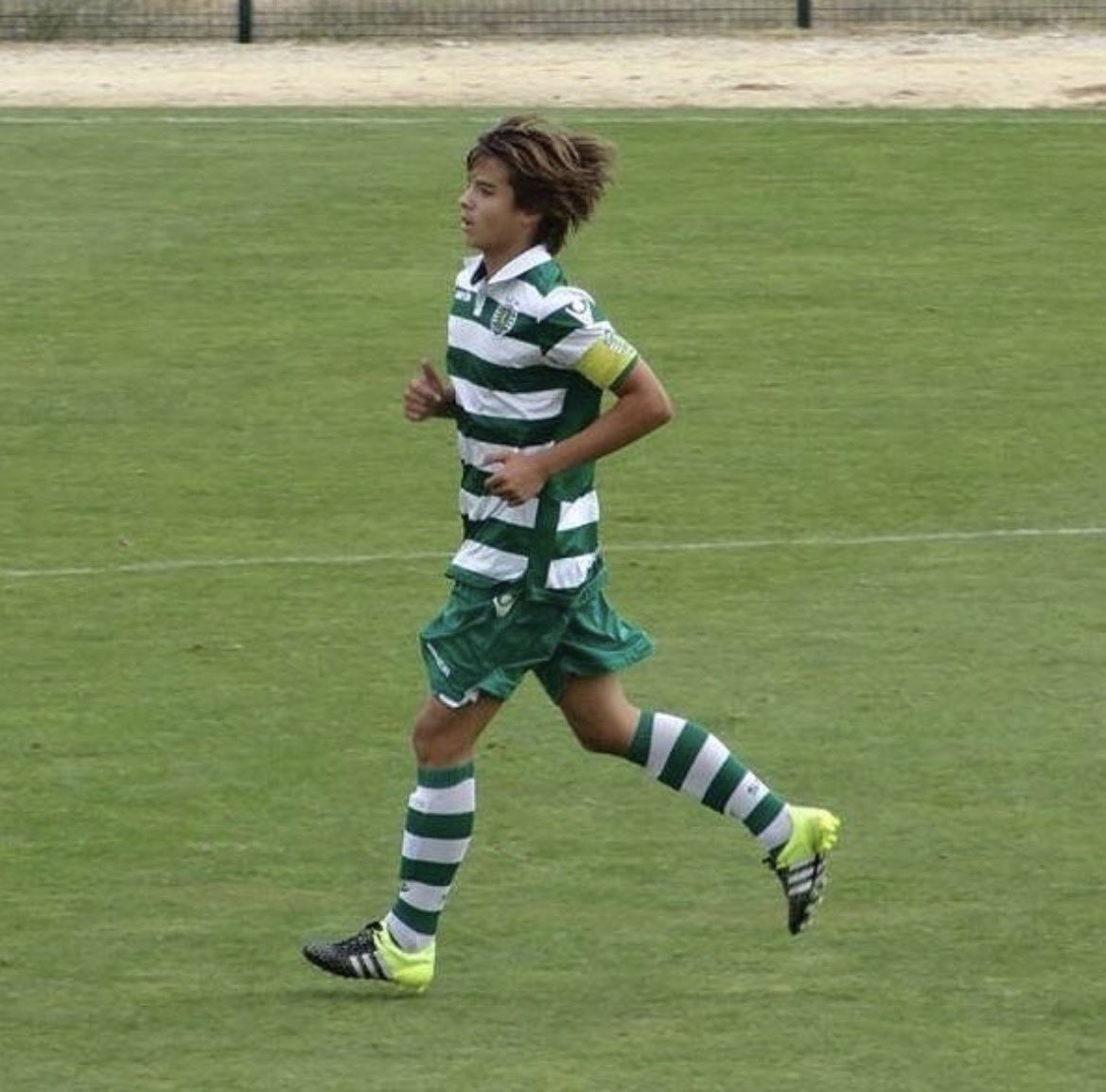 1_9_0_6_'s tweet photo. Há anos que sou fã assumida deste menino/homem que conseguiu chegar a capitão do seu clube de coração e sair como campeão em todos os escalões. 

Foi um enorme prazer acompanhar este percurso tão bonito mesmo com os altos e baixos que existiram 

Toda a sorte do mundo, Dani 💚 https://t.co/2Op0MKnAVx