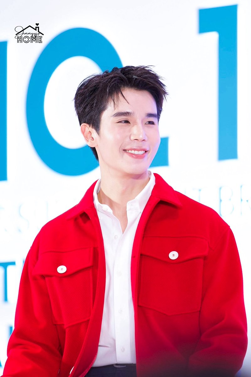 JimmyyjpHome's tweet photo. ยิ้มหวานของคุณหมอจิมมี่ ❤️

JIMMYSEA BLACKMORES PARAGON

@jimmyyjp_  #jimmyyjp #Tiny 
#BlackmoresFizzersxJimmySeaNamtan https://t.co/cne8n08zIQ