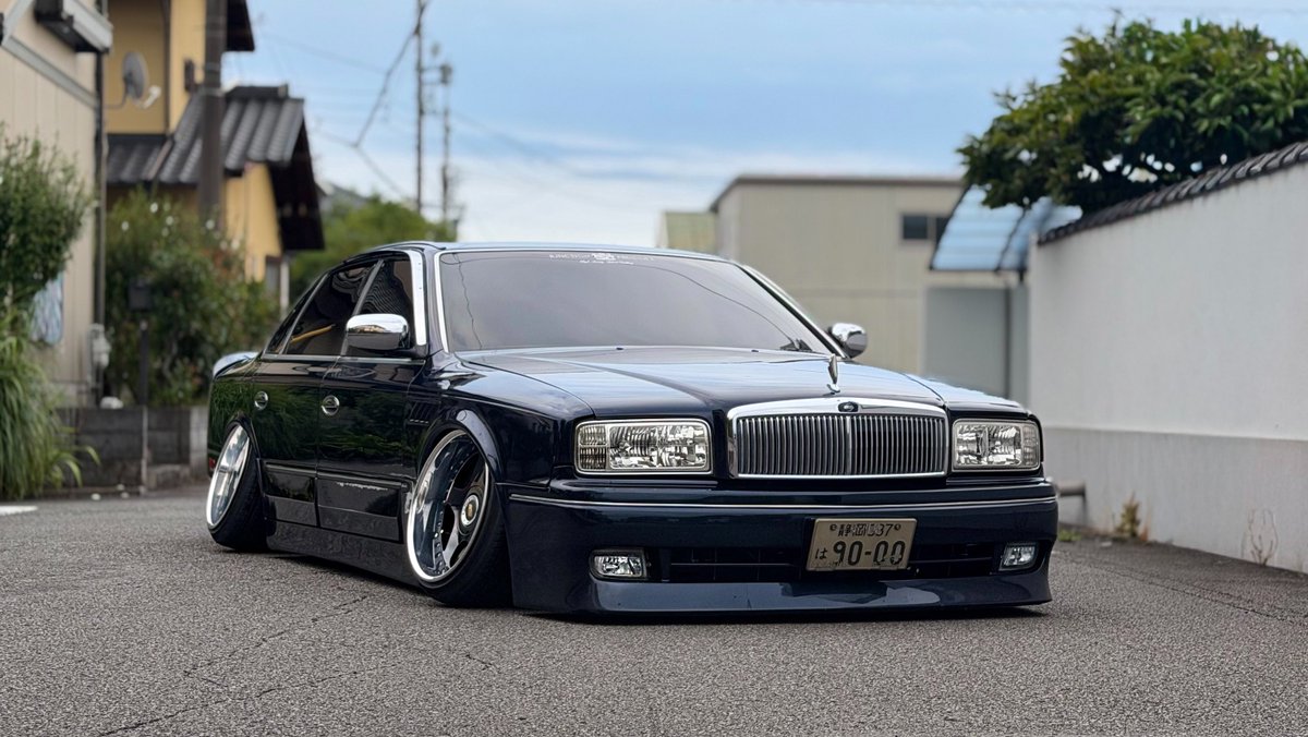j_hg_9000's tweet photo. 日産の大統領 https://t.co/v4XQG7FLw7