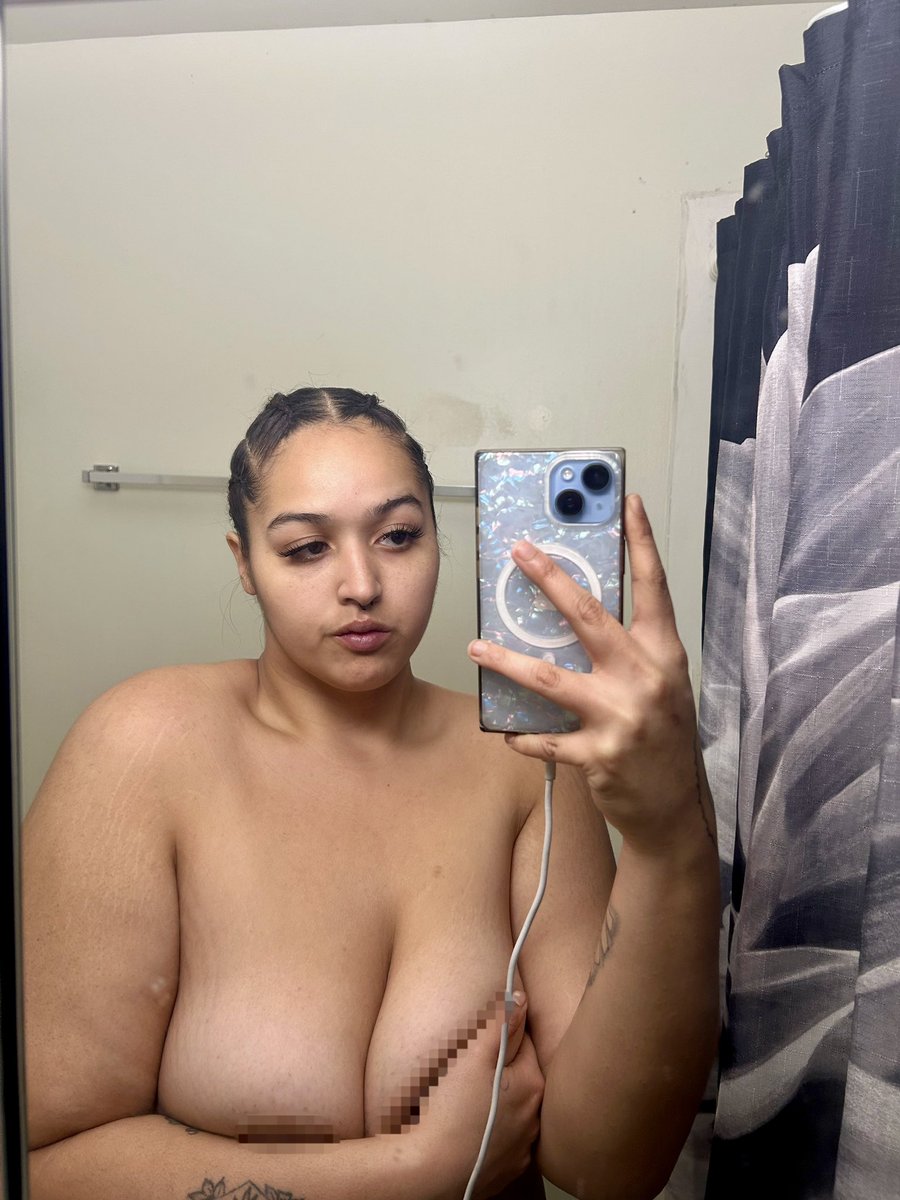broke4gloww's tweet photo. did somebody say Titty Tuesday ?? 👀🙂‍↔️ https://t.co/CUhTOn37C4