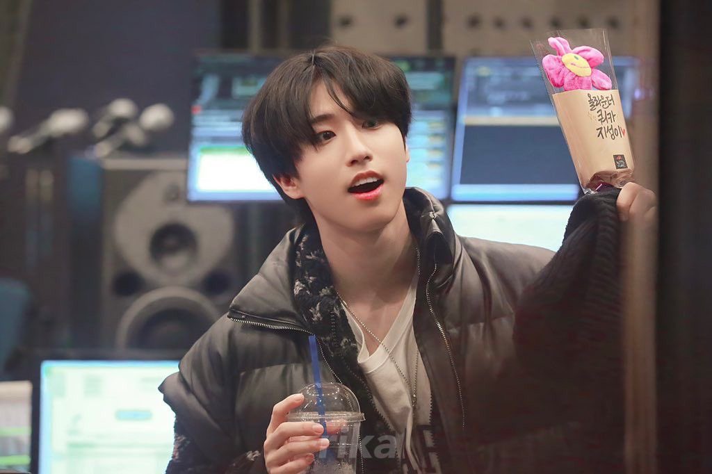 hjspopbase's tweet photo. It is officially #HAN Jisung’s birthday month!

— Support our birthday project by donating 
https://t.co/Gv4Z62MB70 https://t.co/ZEwkq7ZPXm